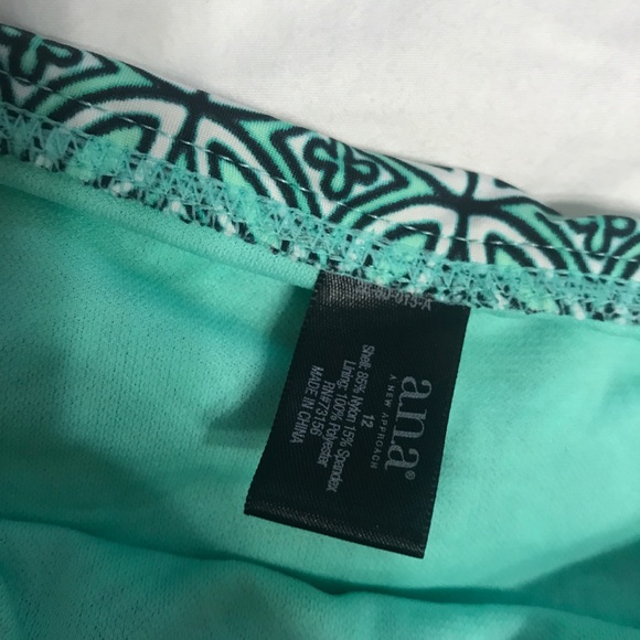 Bikini - Picture 3 of 3